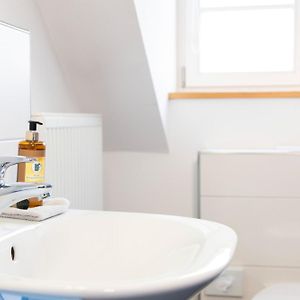 Budget Zimmer mit Kingsize-Bett
